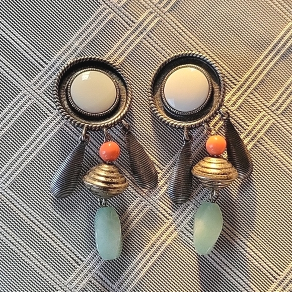 Vintage Mixed Materials Clip-on Earrings - Picture 1 of 4